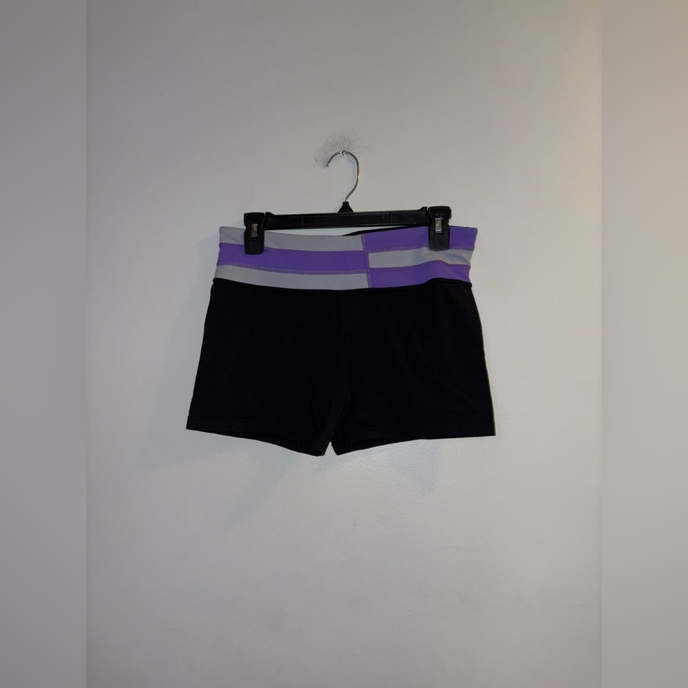 Lululemon • Shorts